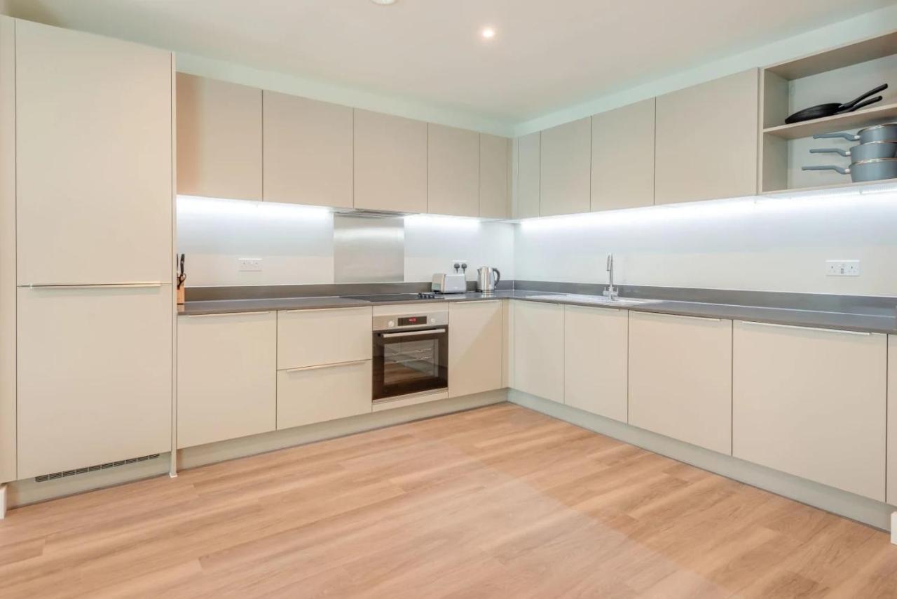 Modern Apartments In Brentford 2 Minutes Walk From Kew Bridge Esterno foto