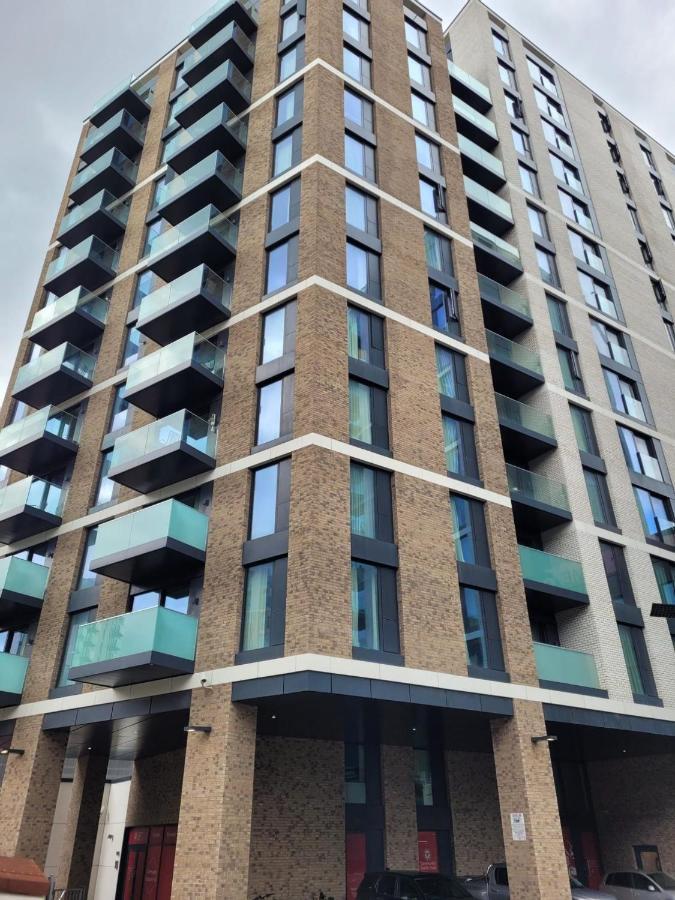Modern Apartments In Brentford 2 Minutes Walk From Kew Bridge Esterno foto